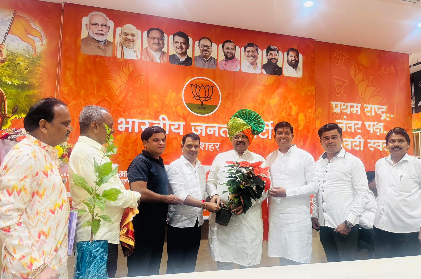 भाजपाच्या पदाधिकाऱ्याच्या घरात सापडली बंदूक; पोलिसांची कारवाई