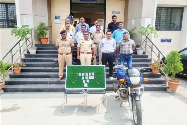 घरफोडी करणाऱ्या कुख्यात टाेळीला अटक