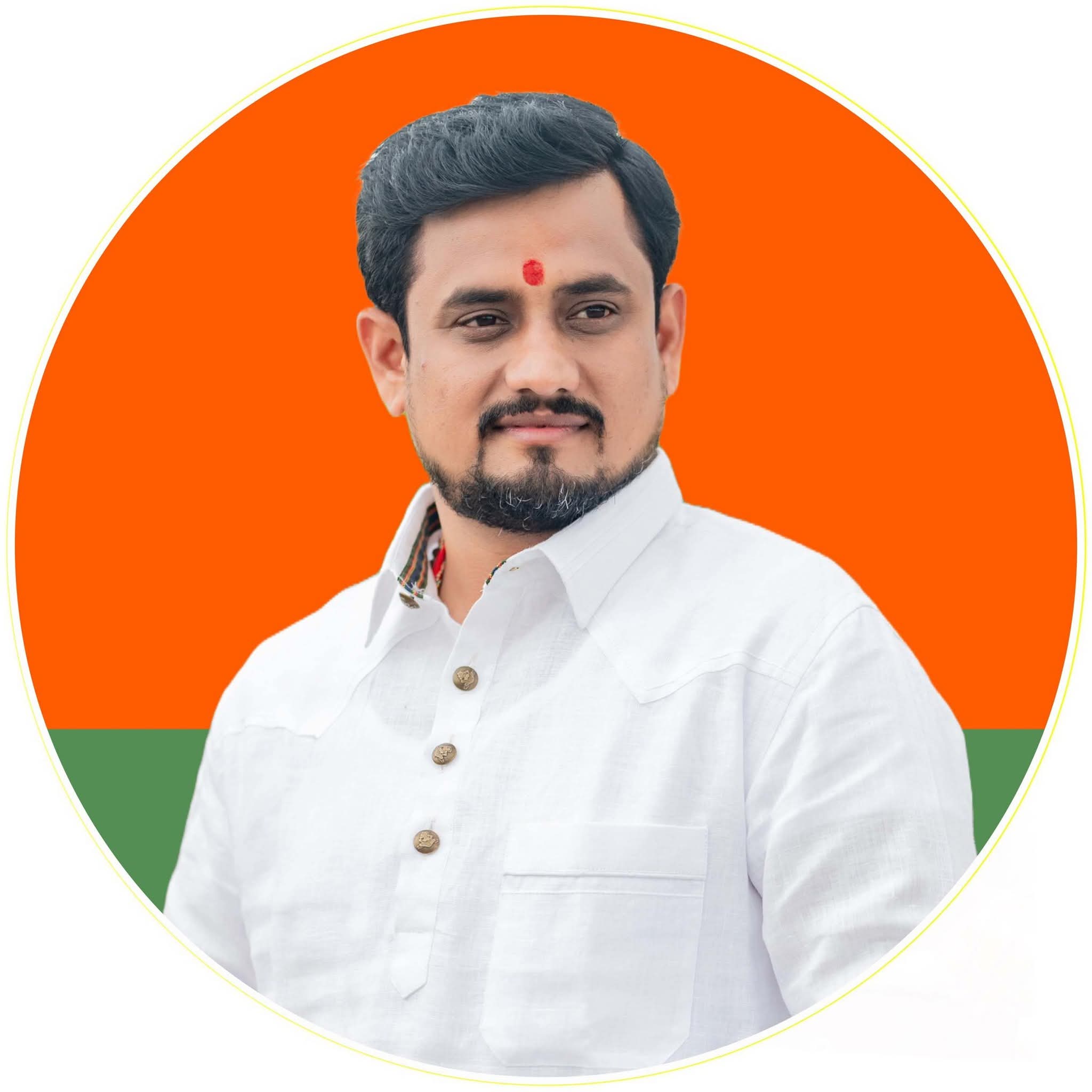 साधेपणा, संयम आणि सेवानिखिल बोऱ्हाडेची नवी ओळख; प्रभागातील नागरिकांचा मिळतोय मोठा पाठिंबा