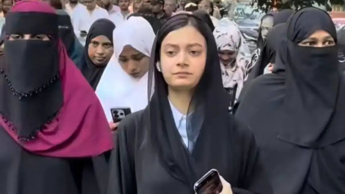 Sahar Shaikh : ‘कैसे हराया’ विचारणाऱ्या सहर शेखचा गेम ओव्हर?