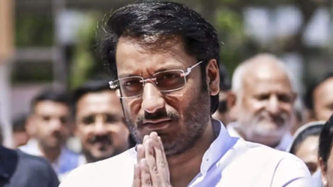 Pune MLC Election : विक्रम काकडेंच्या उमेदवारीवर संकट; अर्ज बाद करण्यासाठी शरद पवार गटाची न्यायालयात धाव?