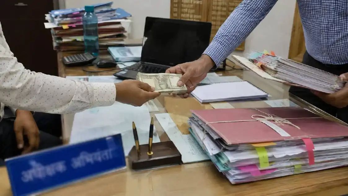 कदमवाकवस्तीतील अनधिकृत बांधकाम भोवले, लोणी काळभोरचे उद्योजक हेमंत हाडके यांच्यावर गुन्हा दाखल;