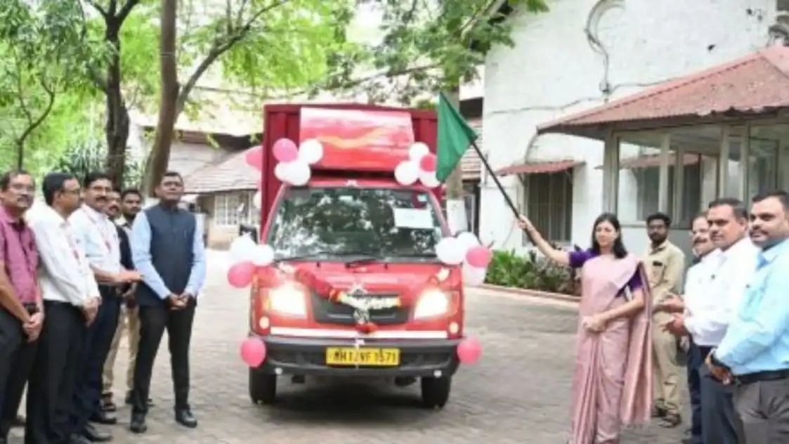 Post Office News: आता पोस्ट ऑफिस थेट आपल्या दारी! पुण्यात फोन आणि व्हॉट्सॲपवर सुरू झाली पार्सल पिक-अप सेवा